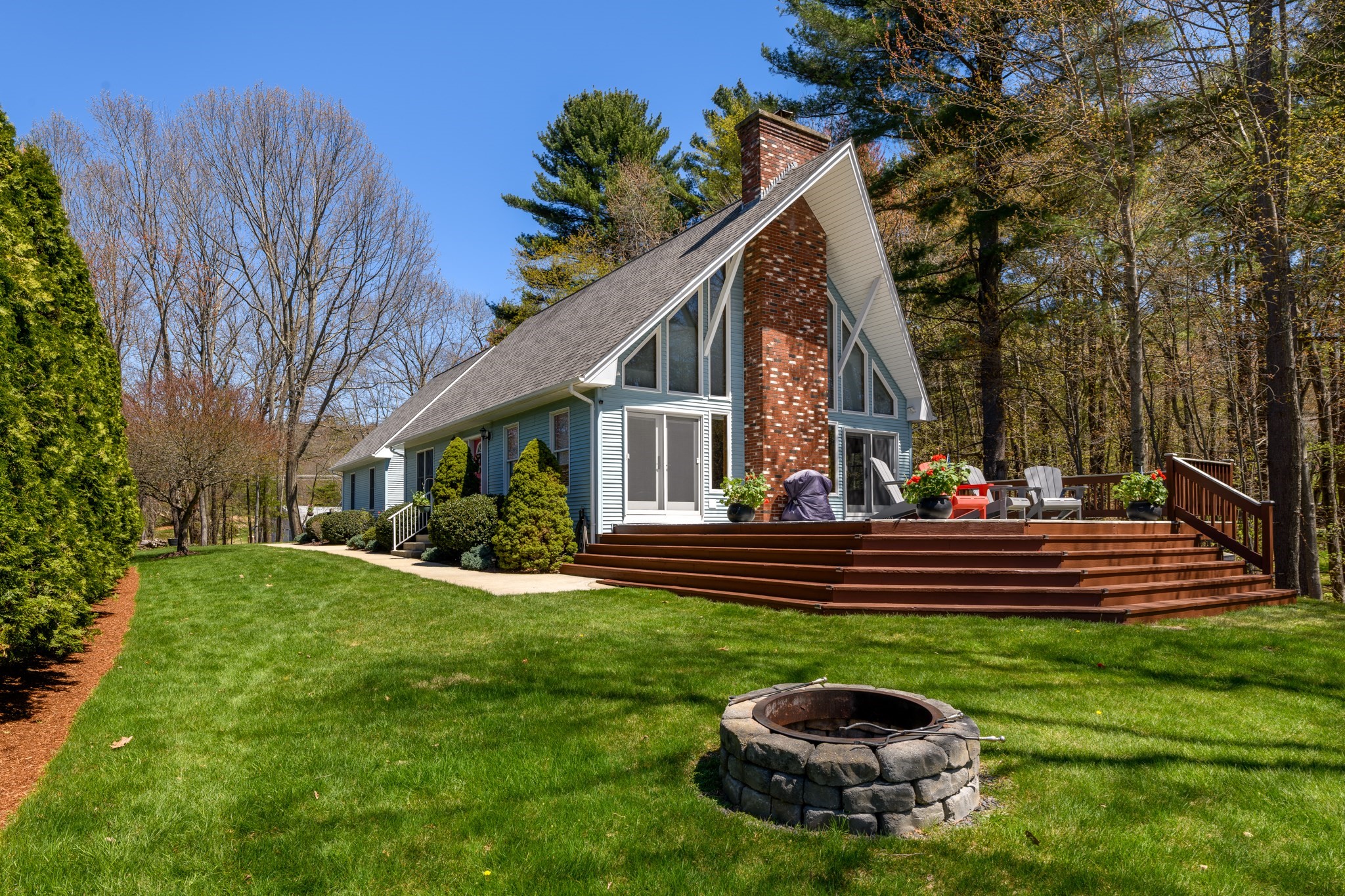 41 Smith Street, Palmer, MA 01069