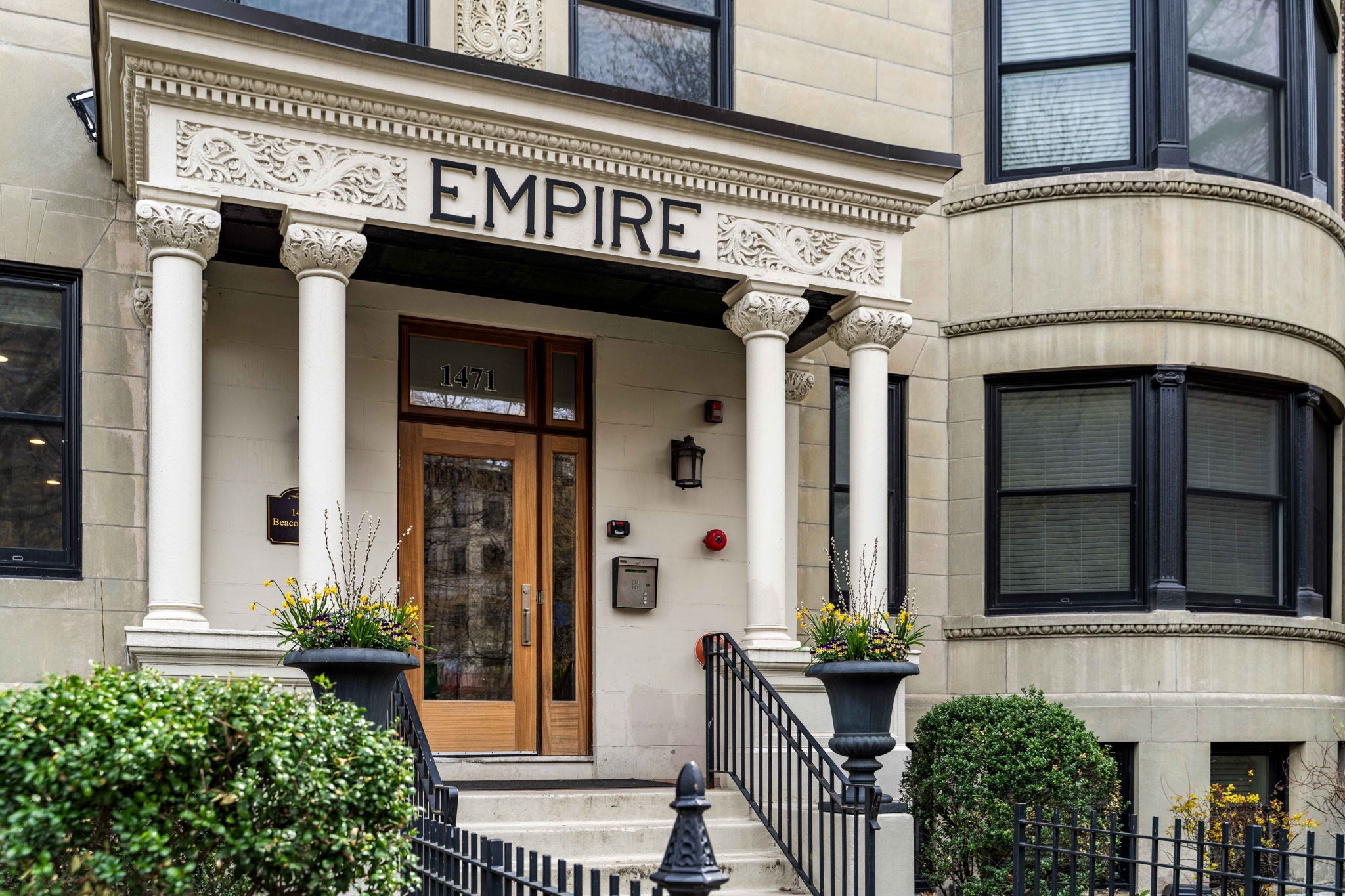 1471 Beacon St Unit 10, Brookline, MA 02445