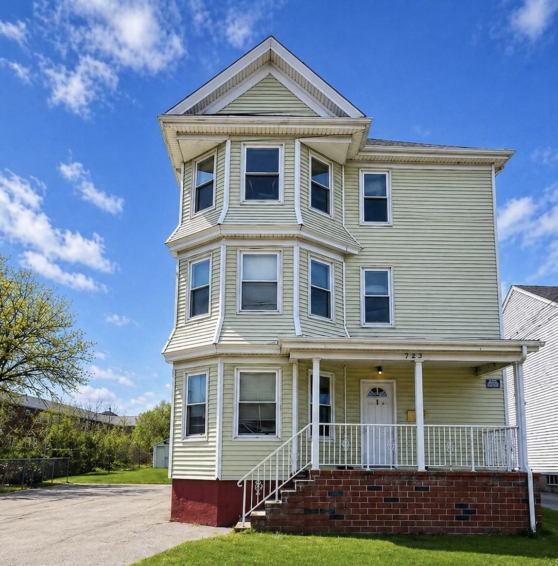 185 Stevens St, Fall River, MA 02721