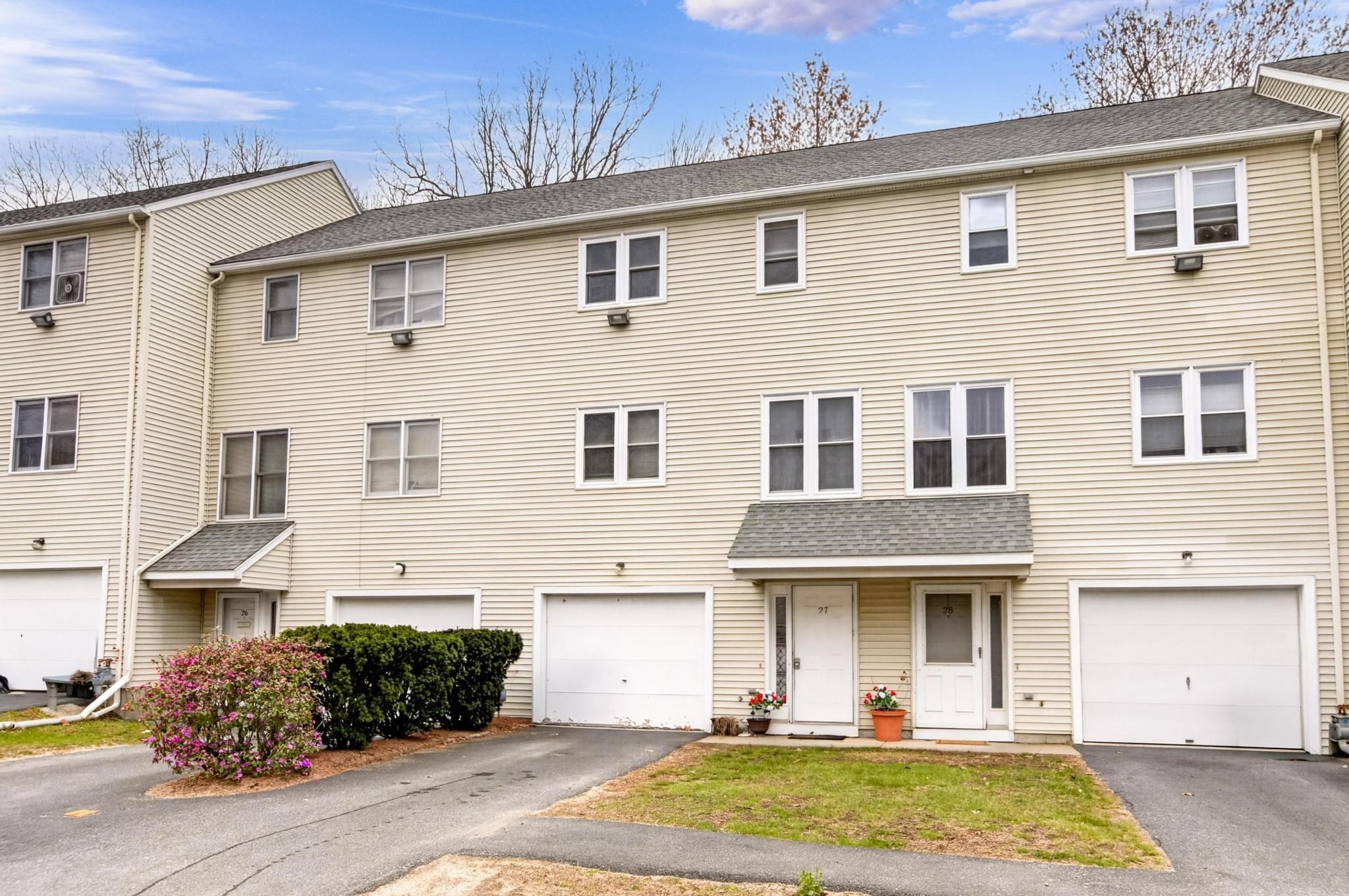27 Towle Dr Unit 27, Holden, MA 01520