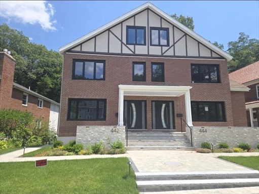442 Lowell Ave