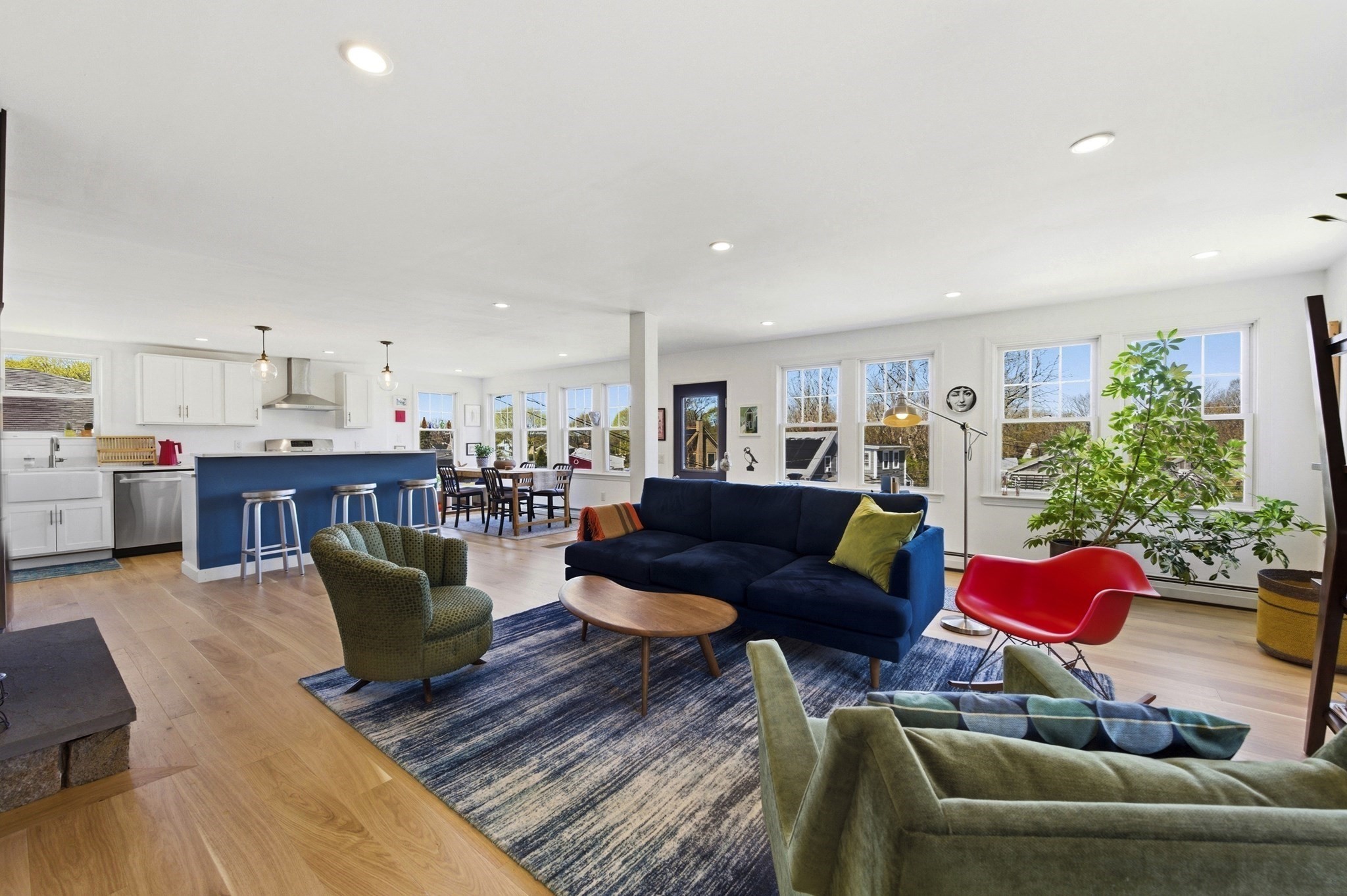 27 Gee Avenue, Gloucester, MA 01930