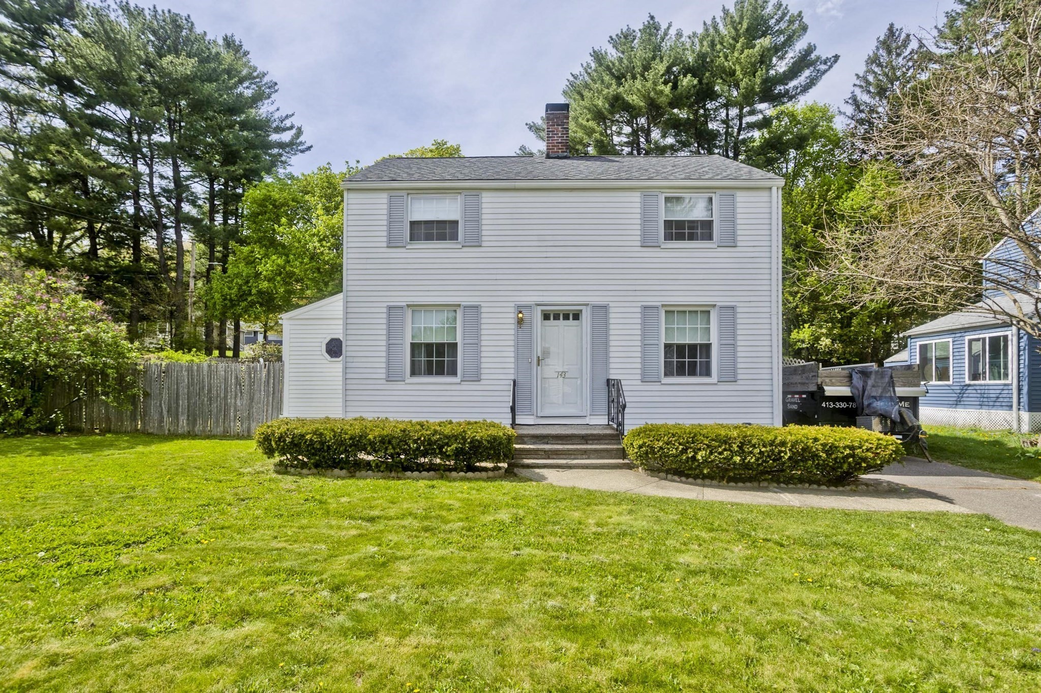 143 Sycamore St, Holyoke, MA 01040