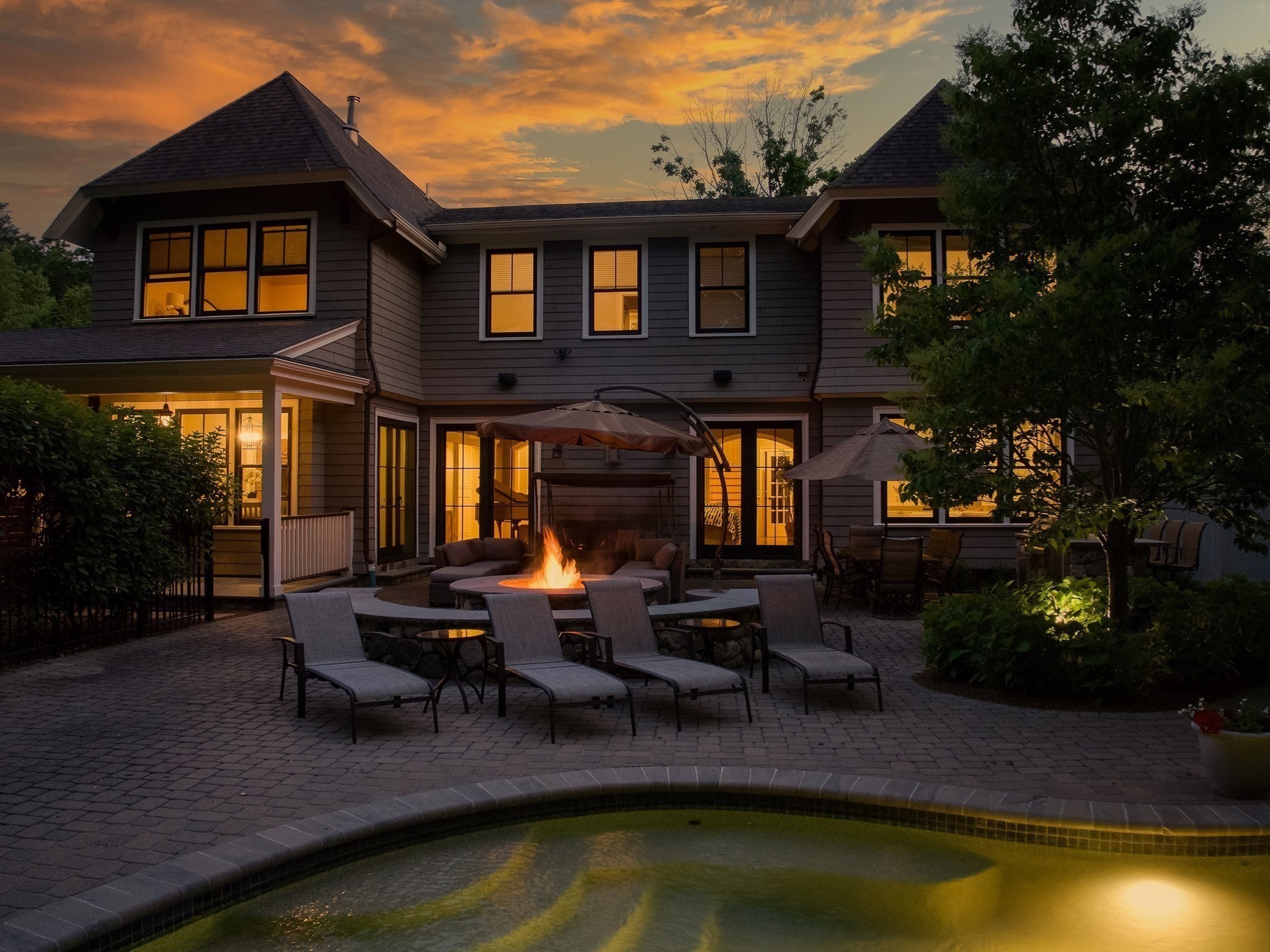 4 Abbott Ln, Bedford, MA 01730 - Image 2