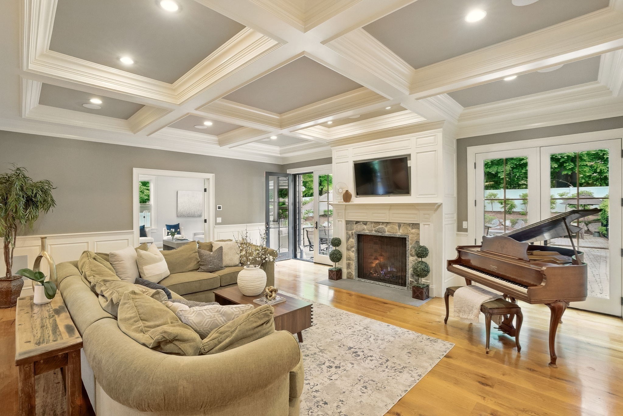 4 Abbott Ln, Bedford, MA 01730 - Image 3
