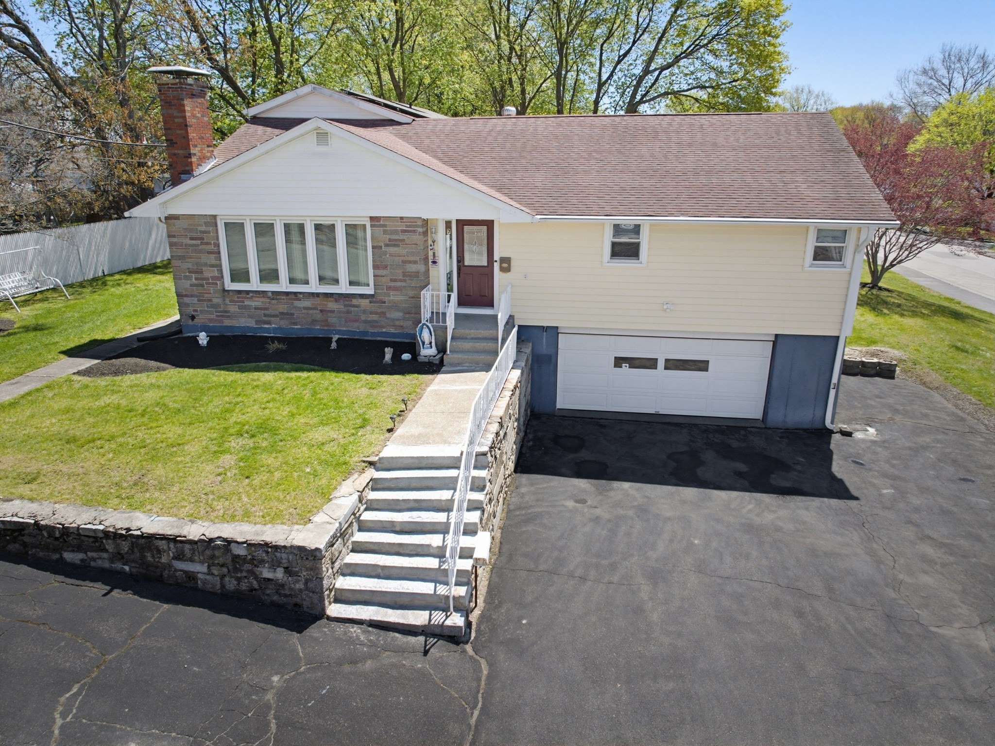 7 Miscoe Road, Worcester, MA 01604