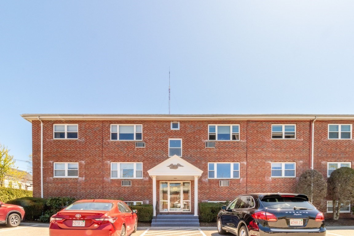1075 Chestnut St Unit 6, Newton, MA 02464