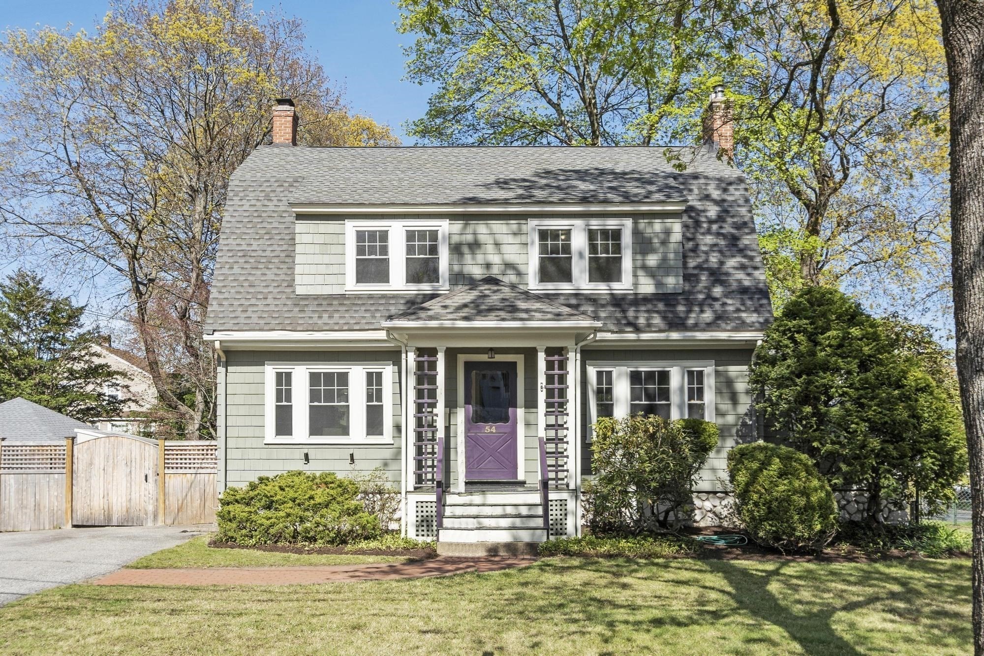 54 Pratt St, Reading, MA 01867