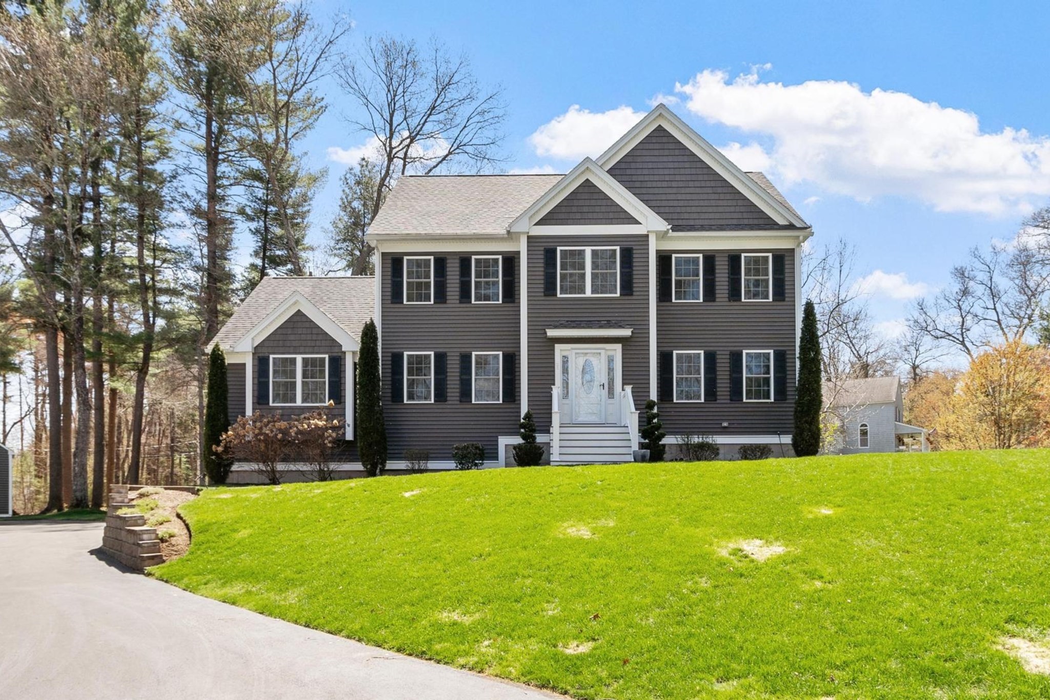 16 Boutwell St, Wilmington, MA 01887