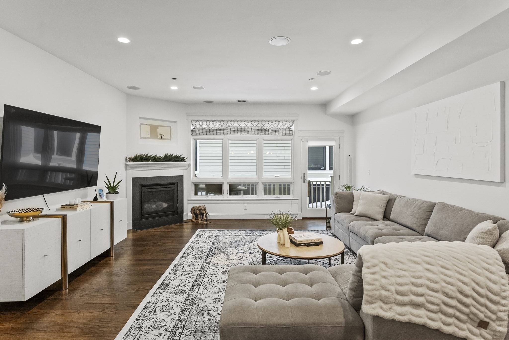 350 W 2nd St Unit 2, South Boston, Boston, MA 02127
