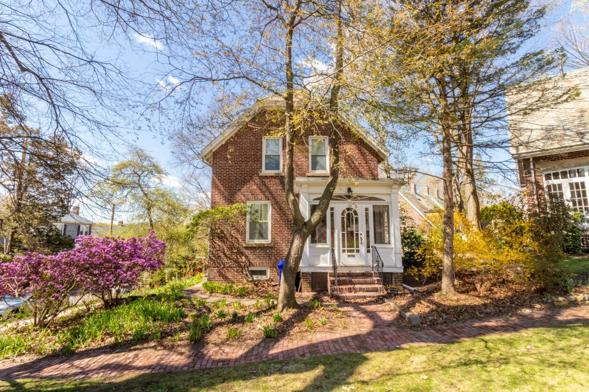 54 Southbourne Rd, Jamaica Plain, Boston, MA 02130