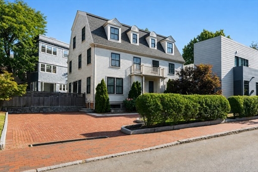 39 Hammond Street, Apt 2