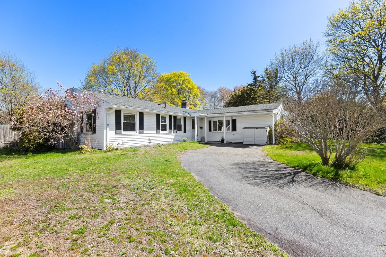 52 Coolidge Rd, Danvers, MA 01923