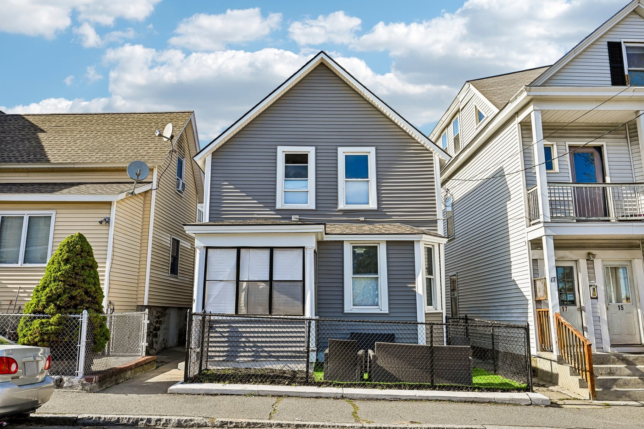 19 Sheldon St, Lowell, MA 01851