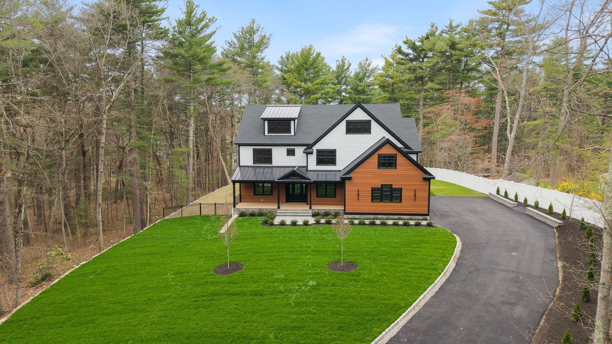 71 Walpole St, Dover, MA 02030