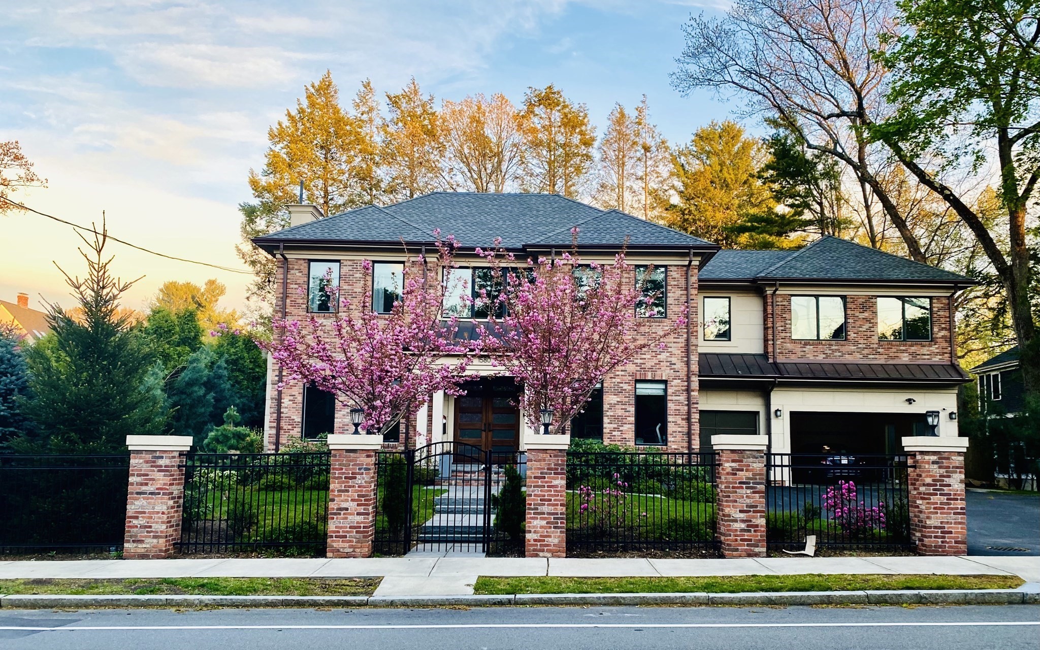 1580 Beacon St, Newton, MA 02468