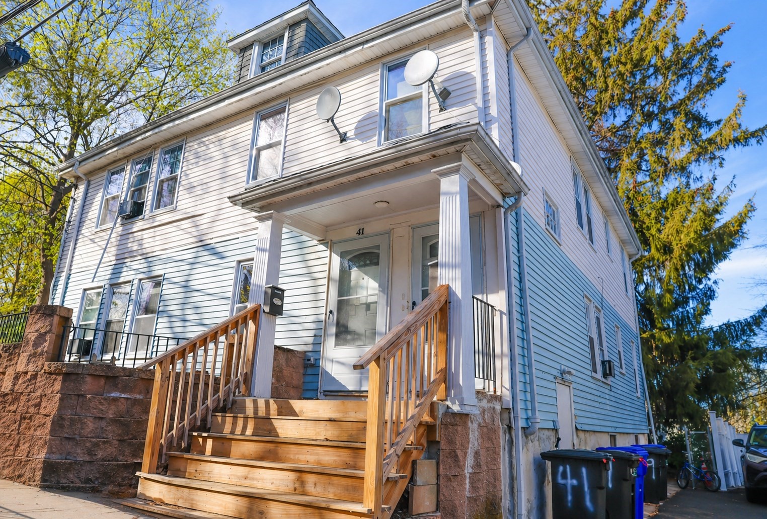 39 Suncrest Rd, Hyde Park, Boston, MA 02136