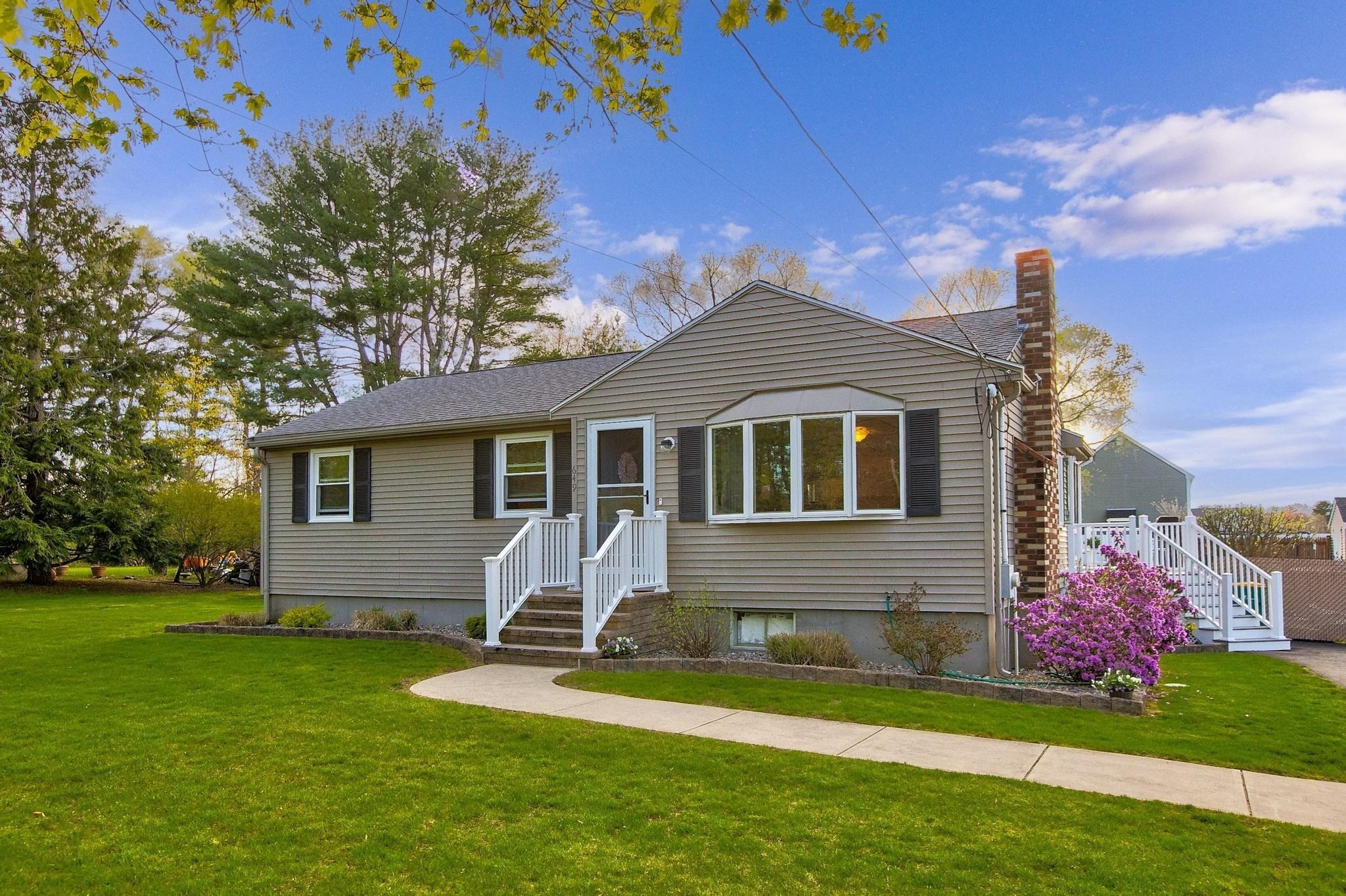 649 Elm St, Mansfield, MA 02048