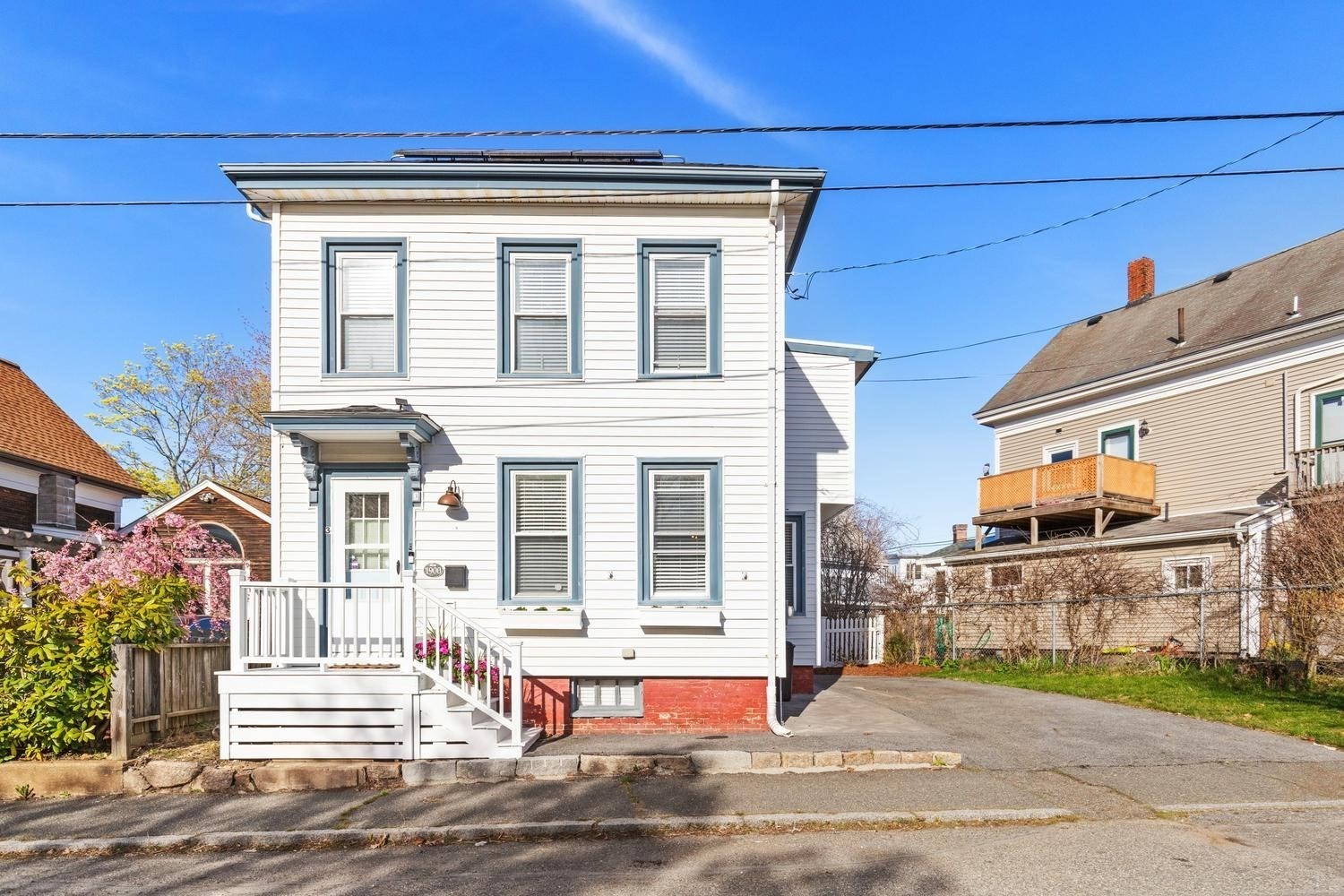 3 Acacia St, Gloucester, MA 01930