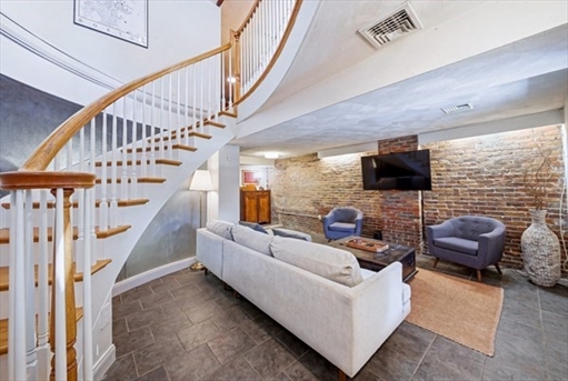 30 Beacon St, Apt 1