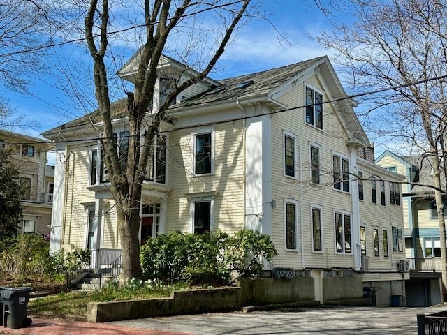 21 Lee Street Unit 2R, Cambridge, MA 02139