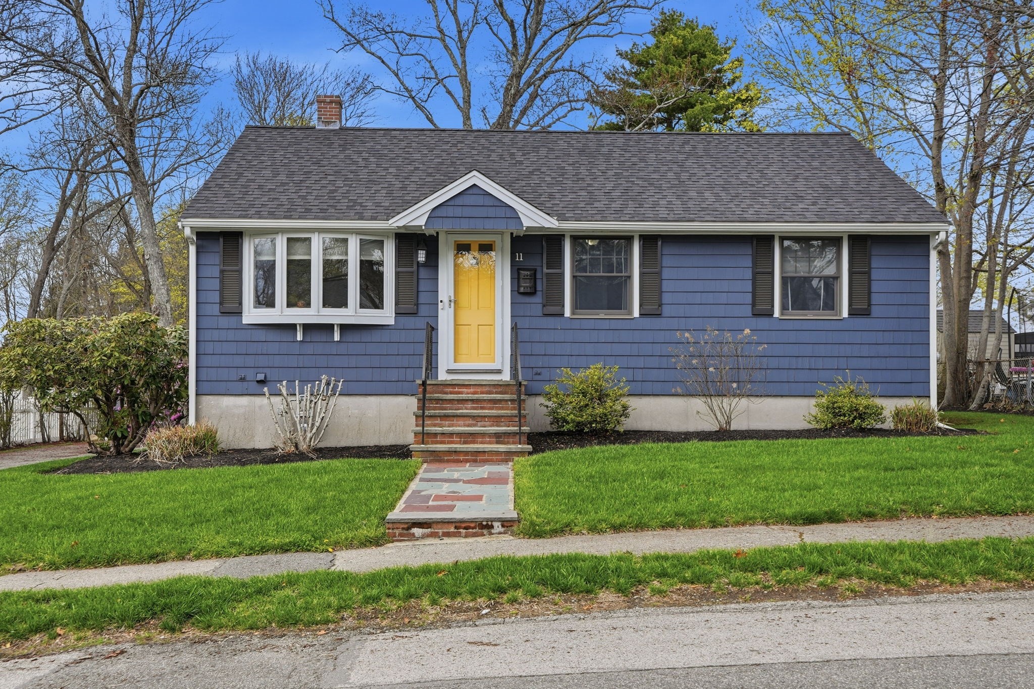 11 Roseen Ave, Weymouth, MA 02188