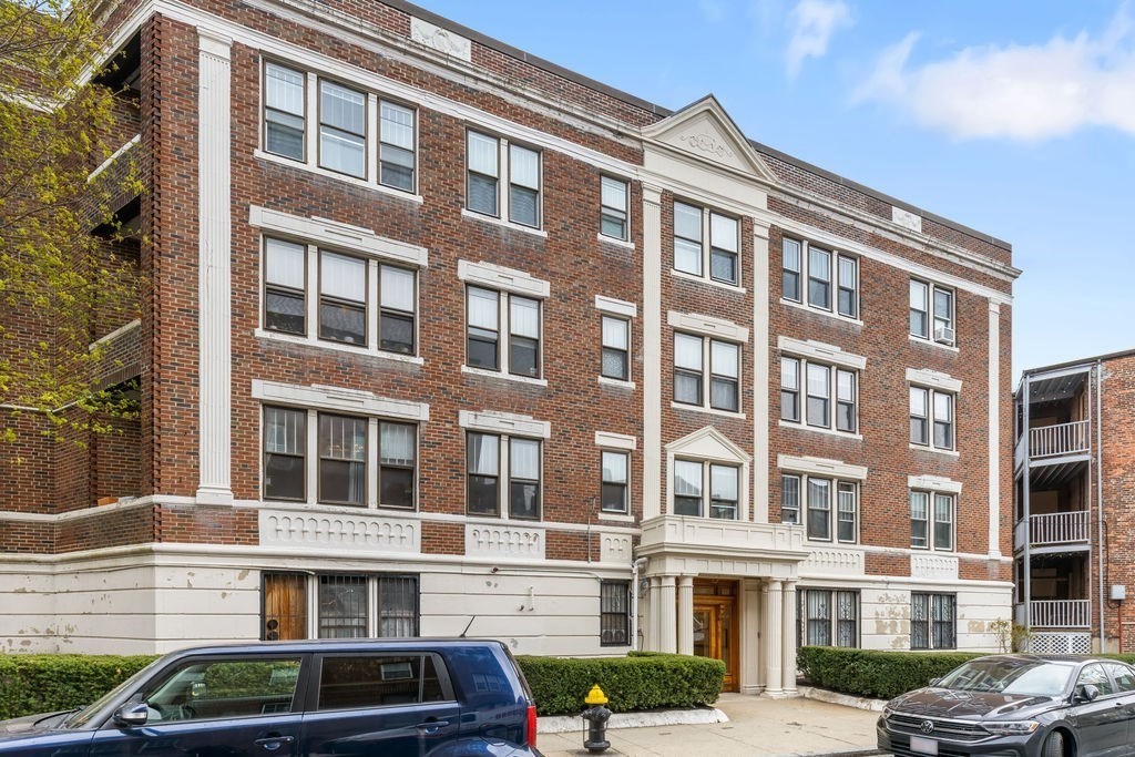 21 Sutherland Rd Unit 6, Boston College, Boston, MA 02135