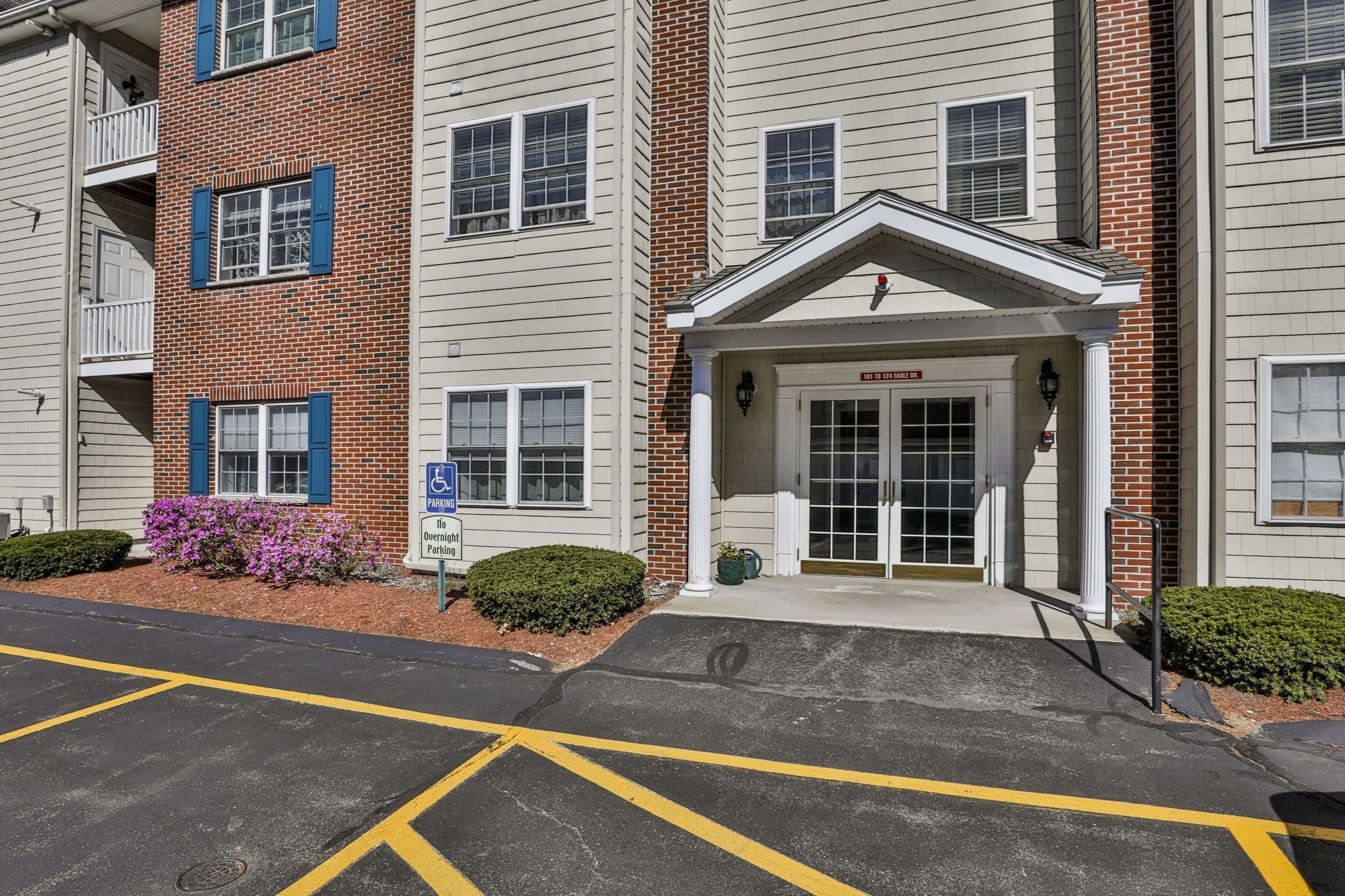 122 Eagle Dr Unit 122, Tewksbury, MA 01876