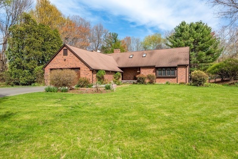 560 Middle St, Amherst, MA 01002