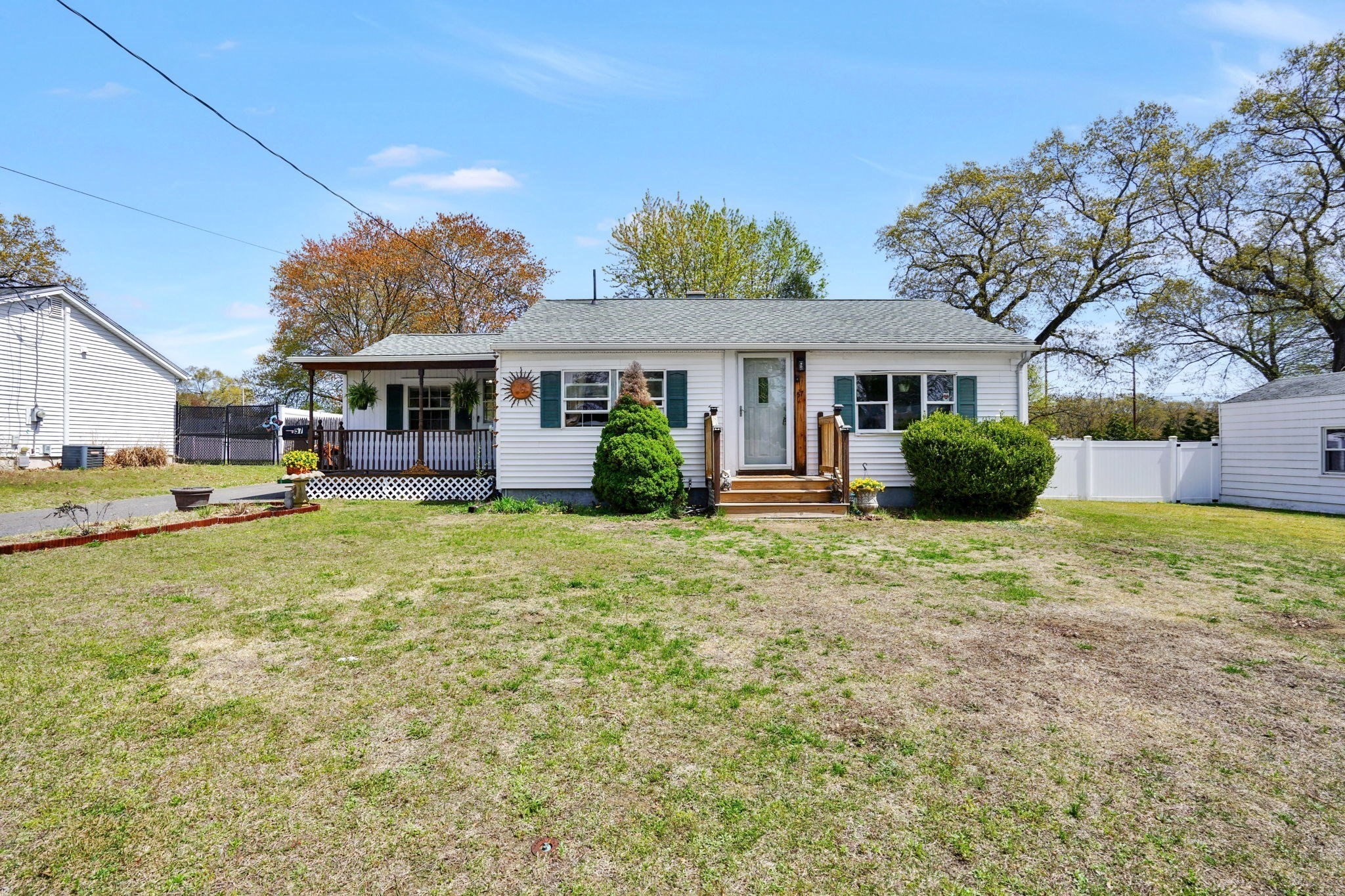 57 Bourbeau St, Chicopee, MA 01020