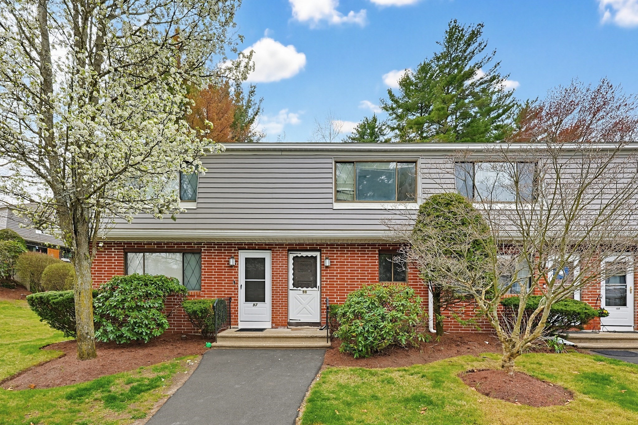 98 Farrwood Drive Unit 98, Haverhill, MA 01835
