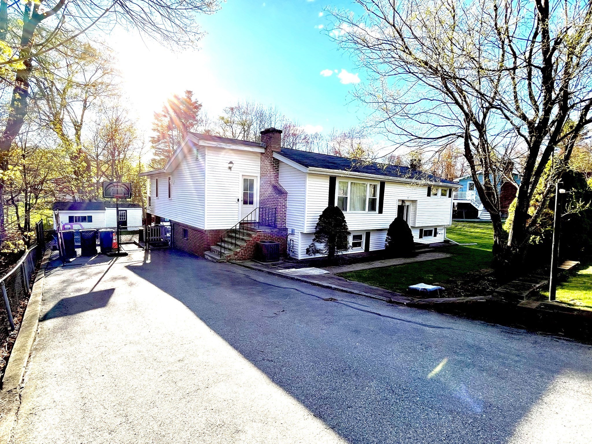 4 Richardson Rd, Hudson, MA 01749