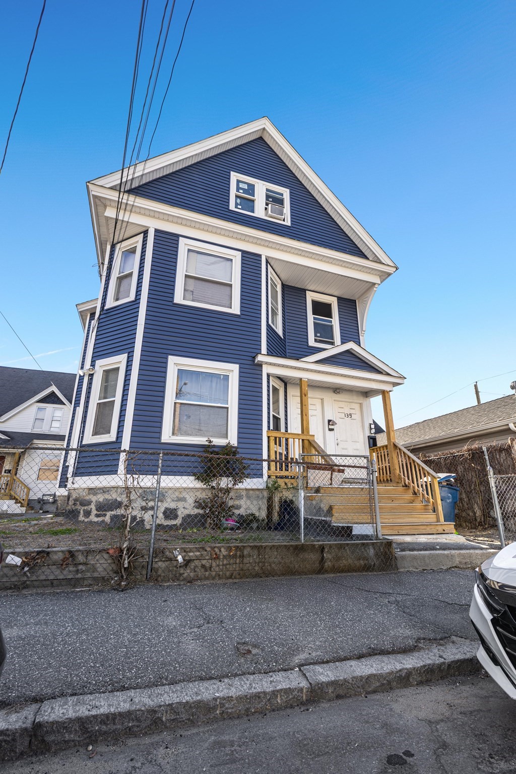 139 Foster St, Lawrence, MA 01843