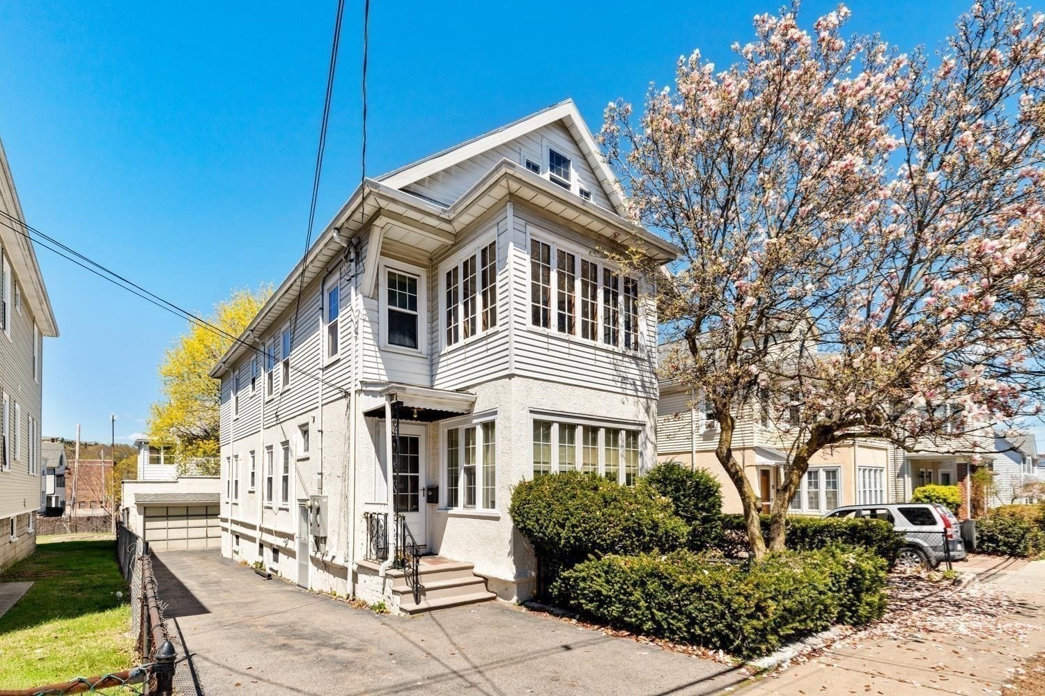 74 Beech St, Belmont, MA 02478