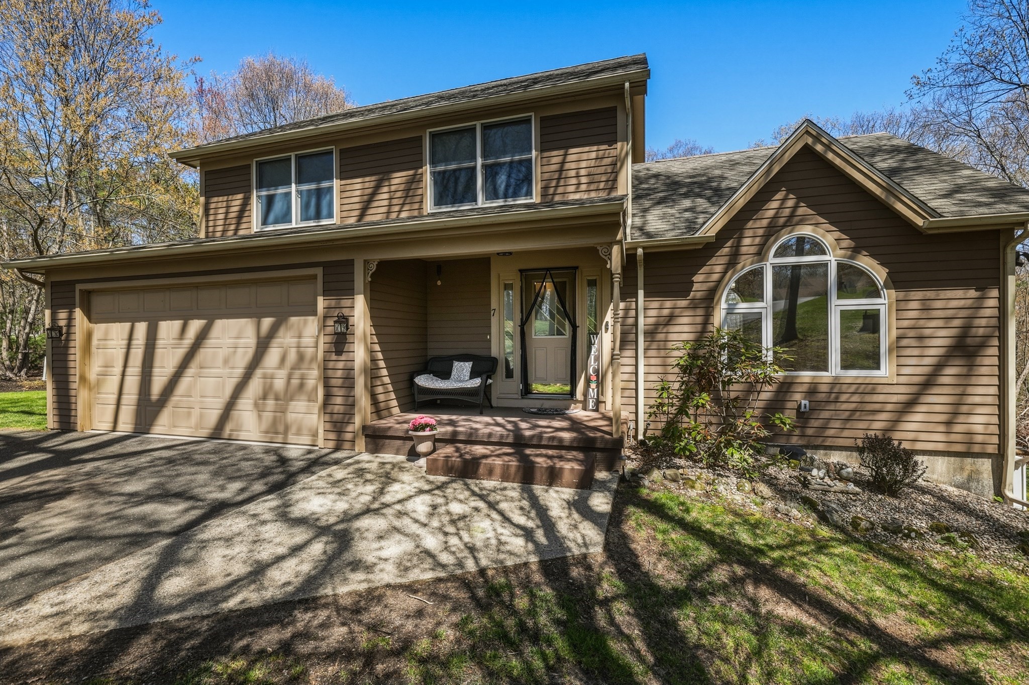 7 Terry Ln, Belchertown, MA 01007