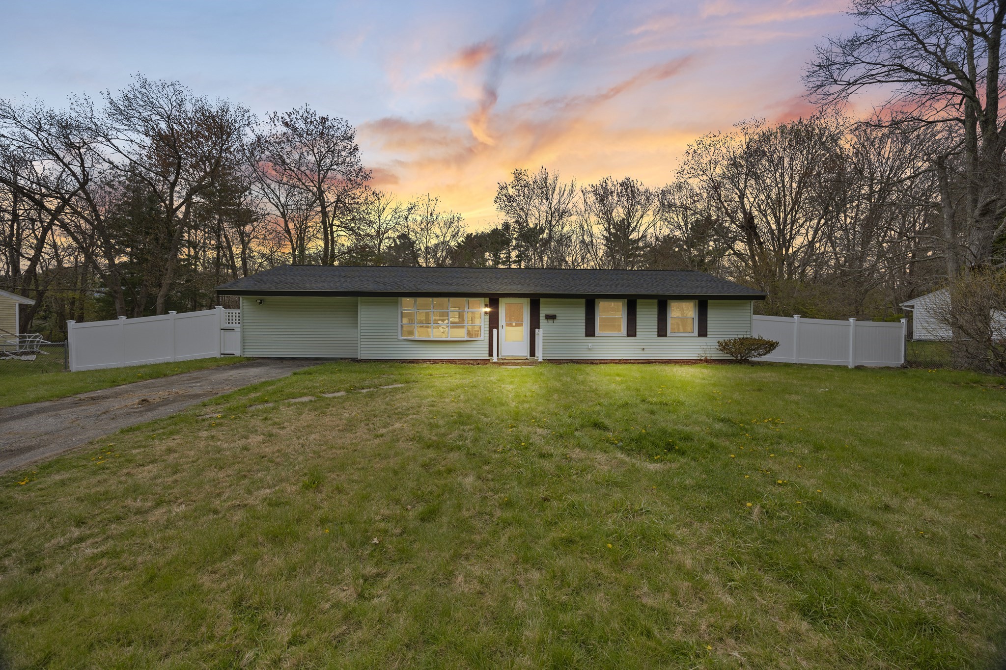 122 Sinclair Rd, Brockton, MA 02302