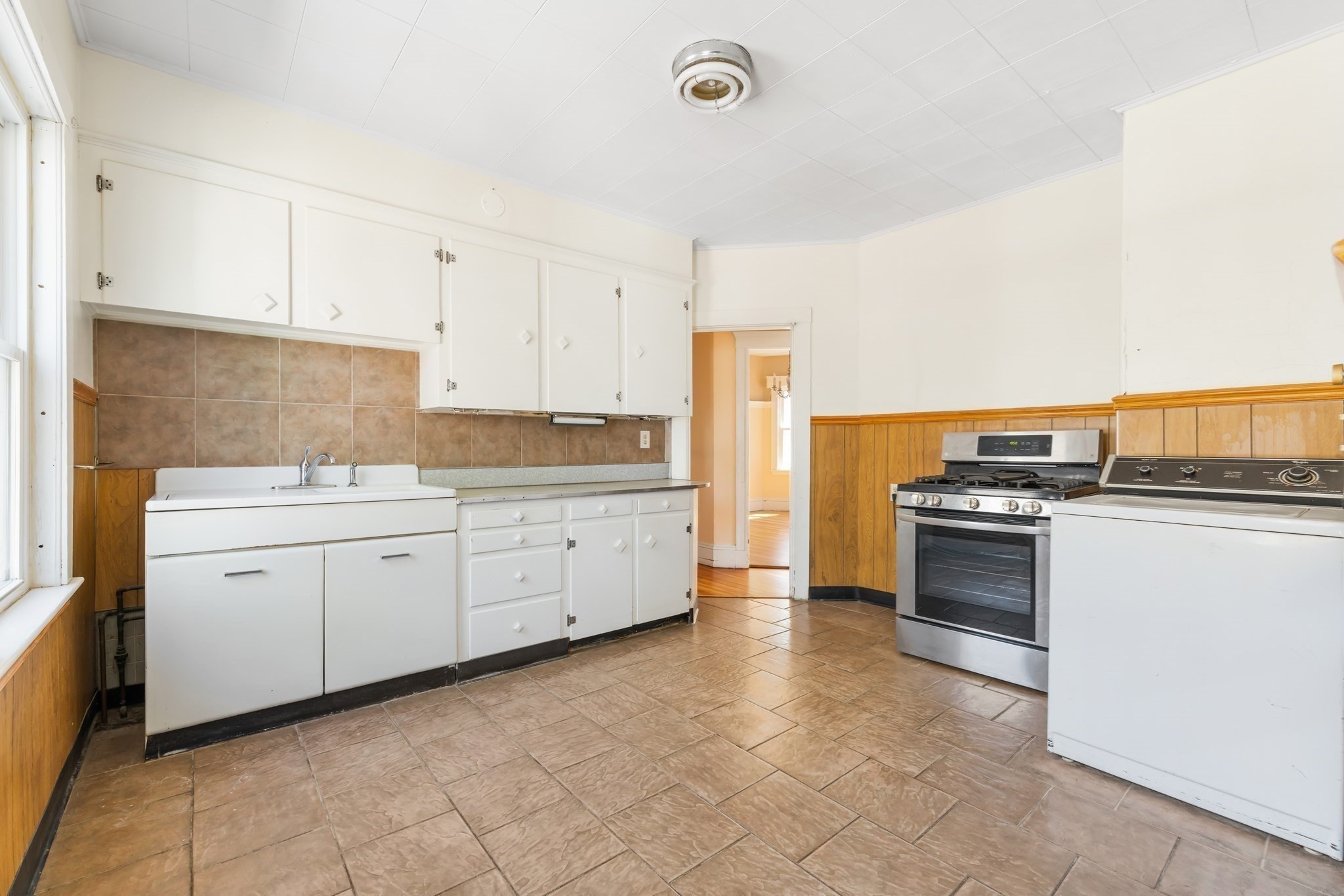 4 Lorette Street, West Roxbury, Boston, MA 02132 - Image 11
