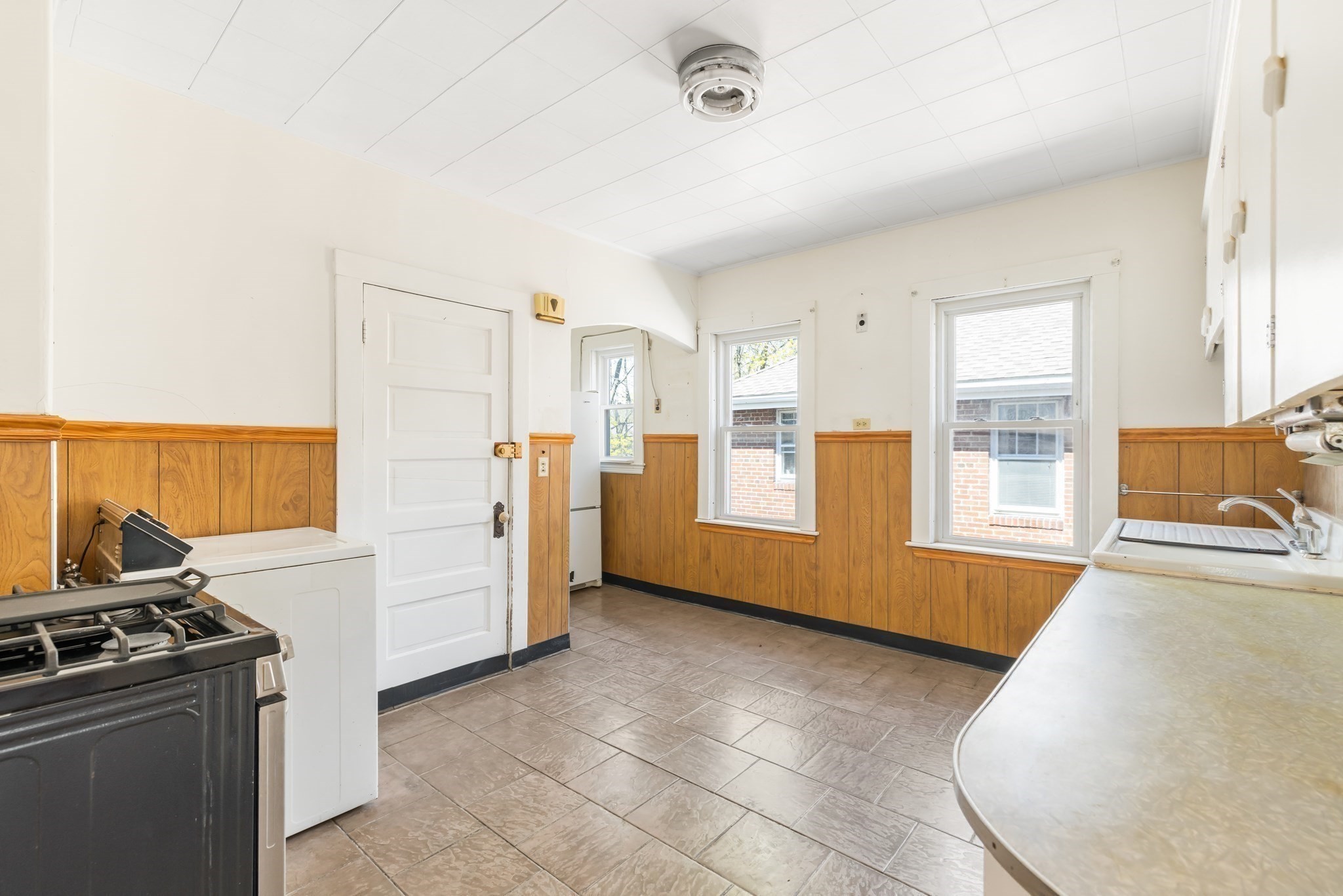 4 Lorette Street, West Roxbury, Boston, MA 02132 - Image 9