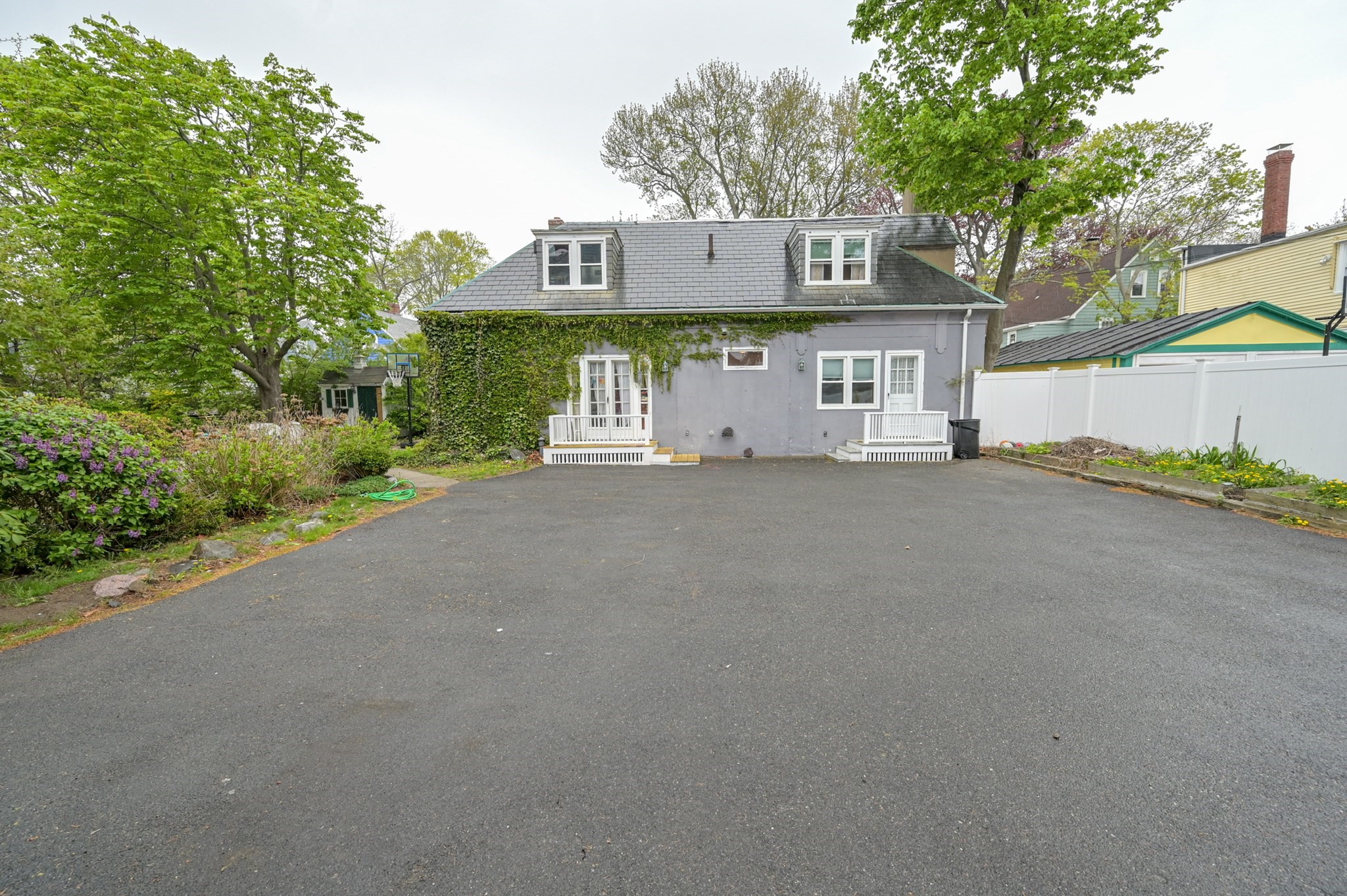 54 Nahant St, Lynn, MA 01902