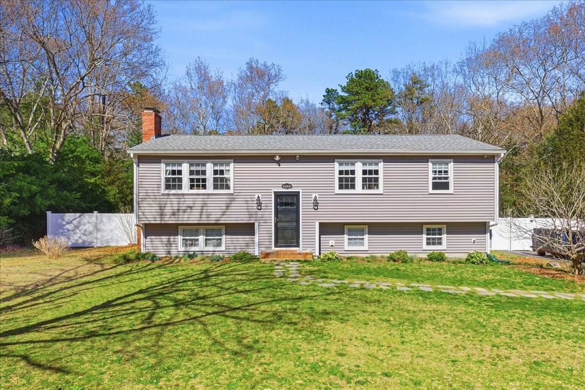53 Colby Dr, Halifax, MA 02338
