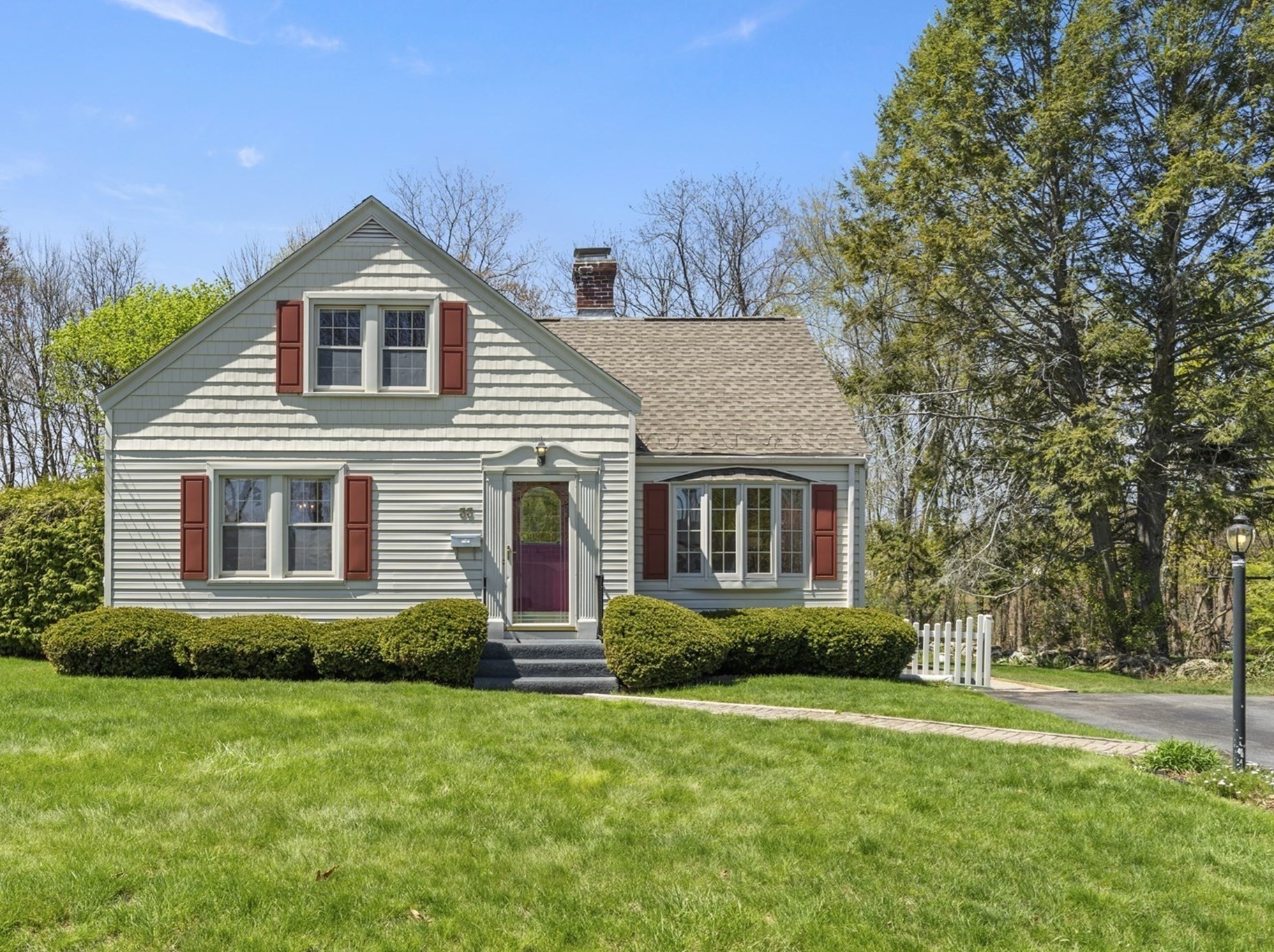 33 Hapgood Rd, Worcester, MA 01605