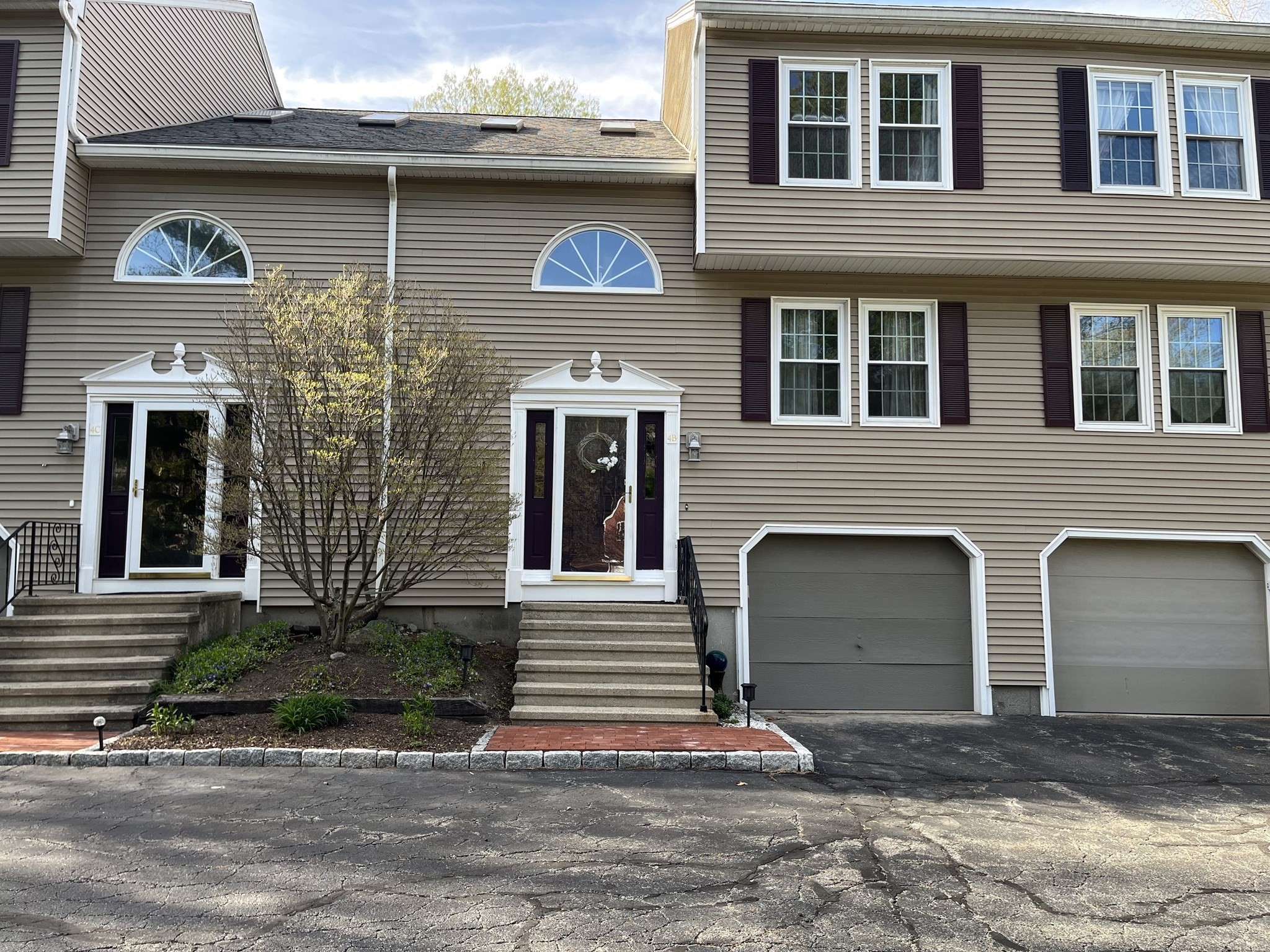 4 Herbert Dr Unit B, Sutton, MA 01590