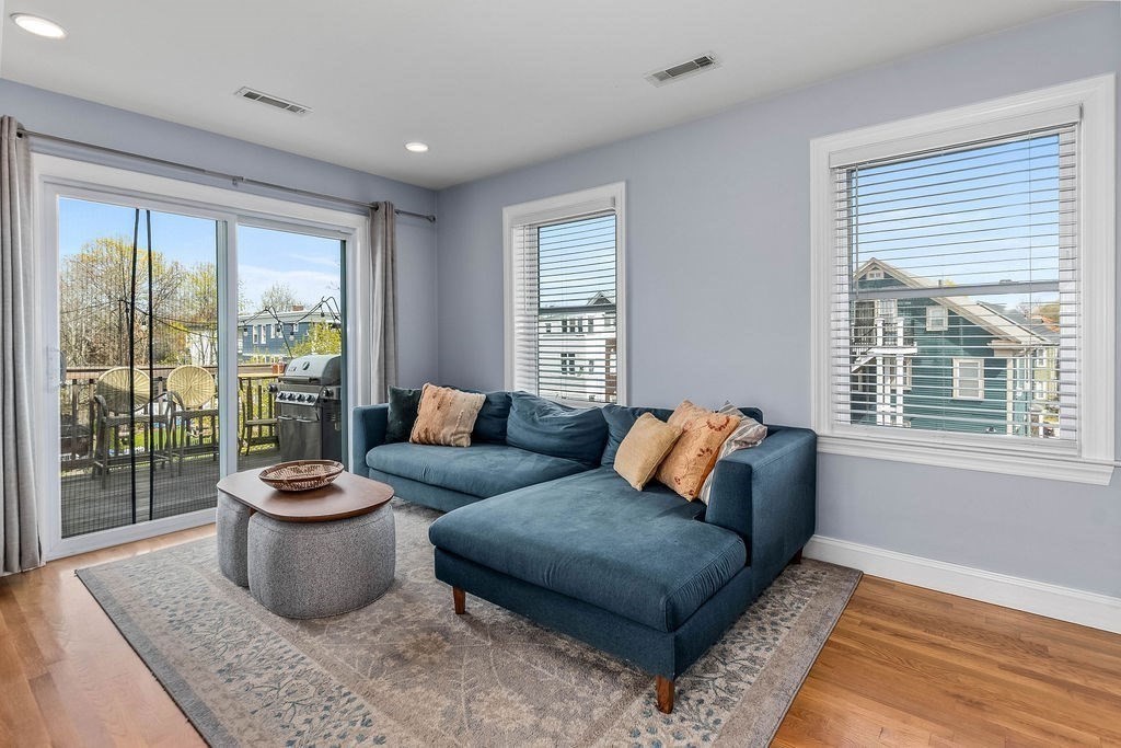 10 Irma St Unit 3, Dorchester, Boston, MA 02124
