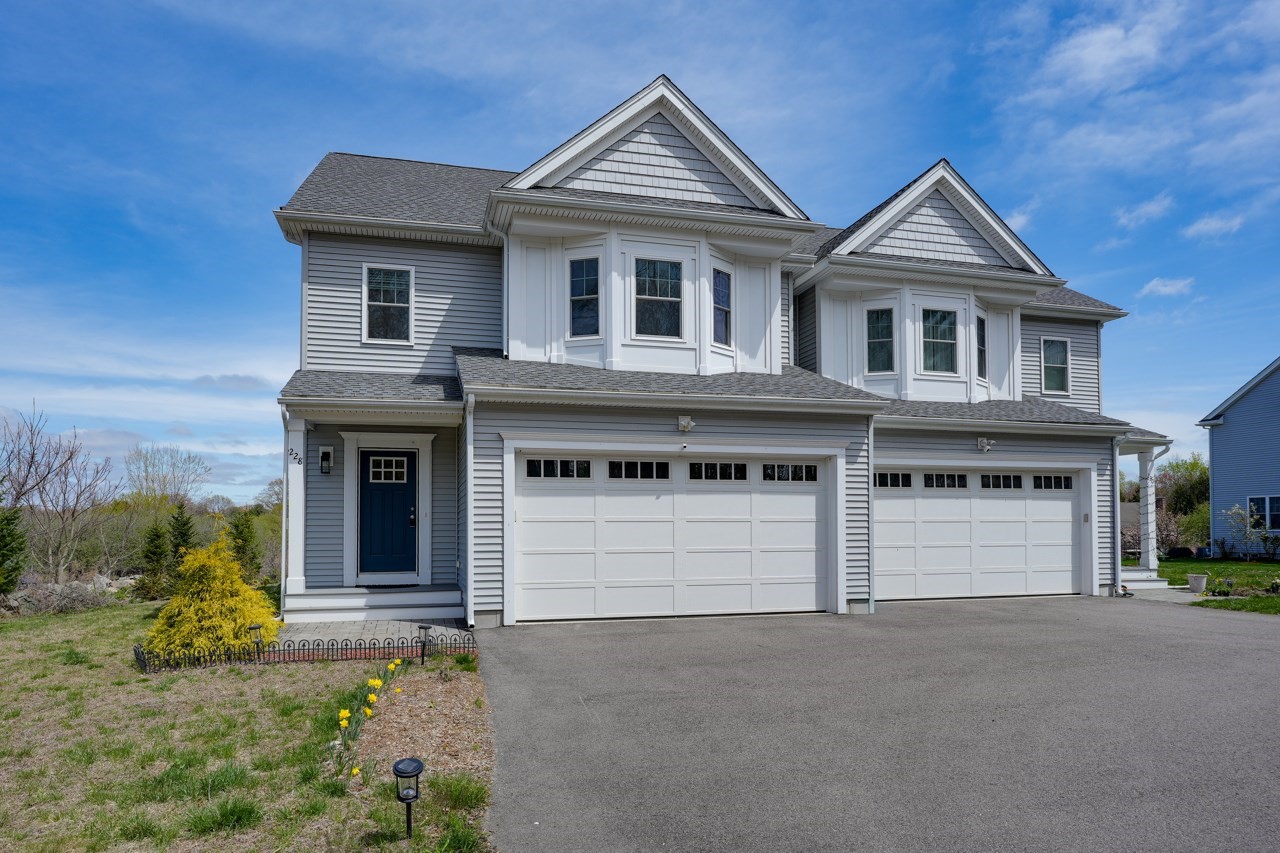 228 Norfolk St Unit 228, Holliston, MA 01746