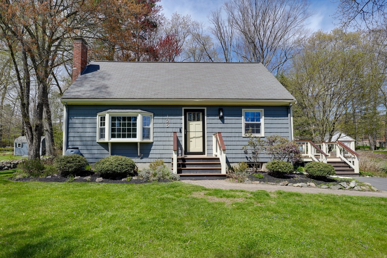 125 Hemlock Dr, Holliston, MA 01746