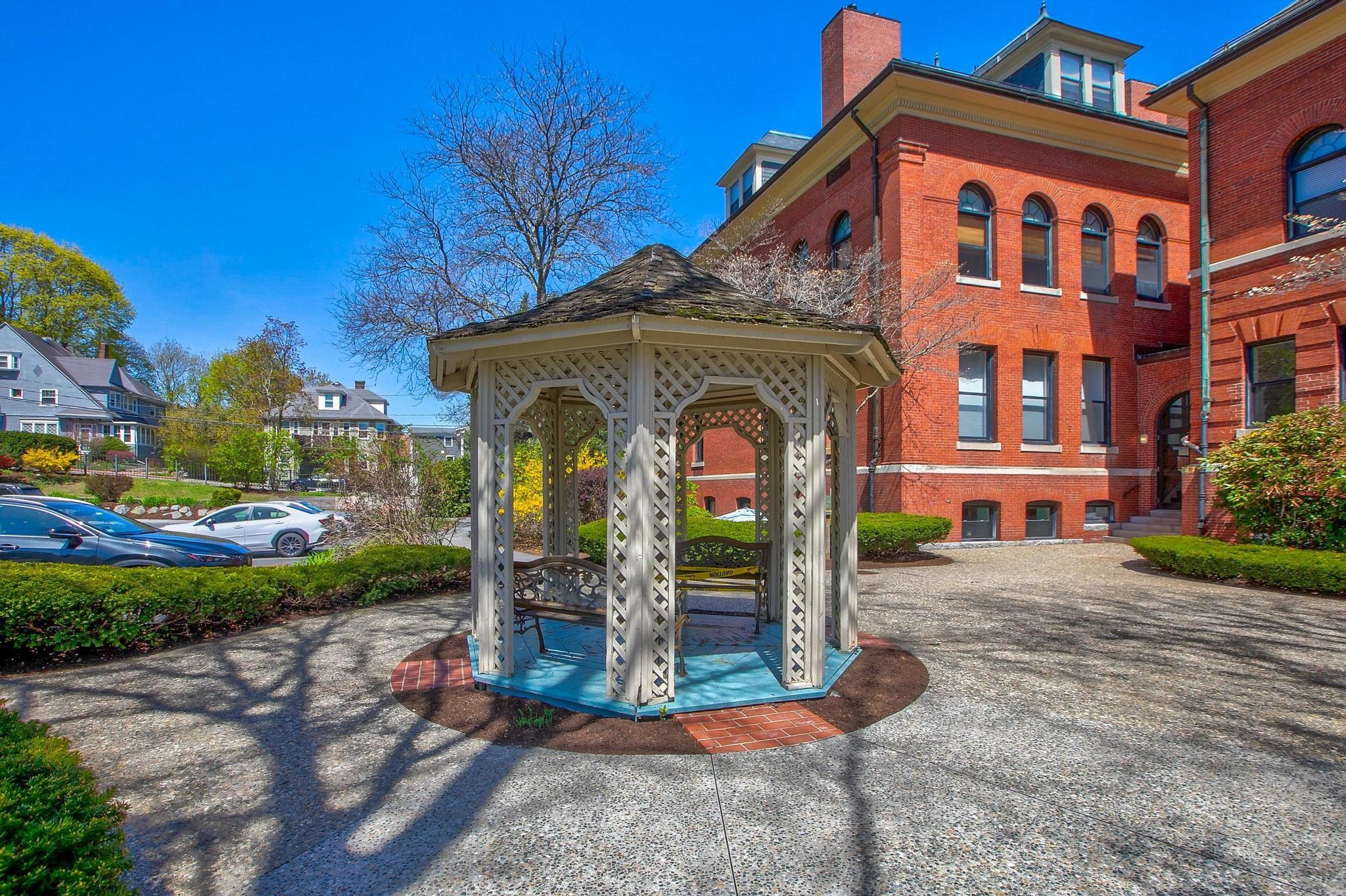 1 School St. Unit 208, Arlington, MA 02476