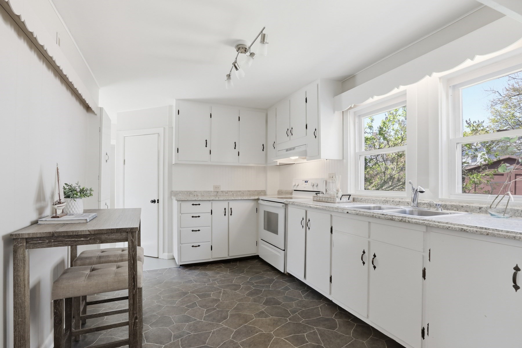 16 Pleasant Street, Salem, MA 01970 - Image 15