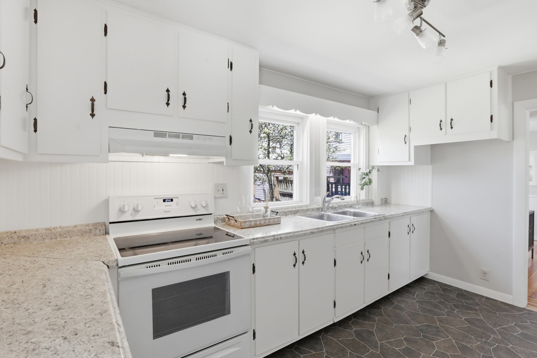 16 Pleasant Street, Salem, MA 01970 - Image 17