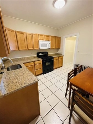 158 Kelton St, Apt 2