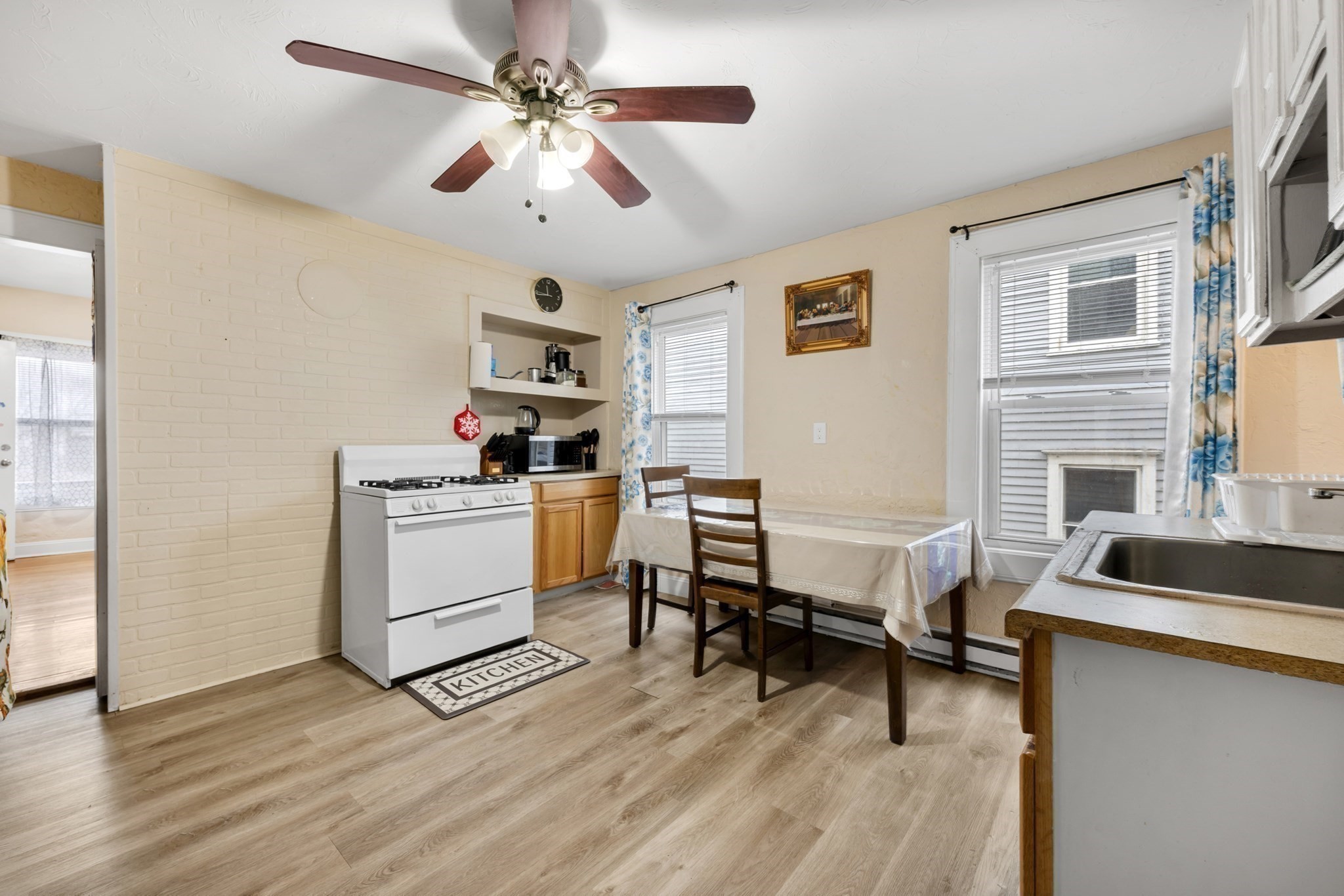 20 Mott St, Worcester, MA 01604 - Image 4